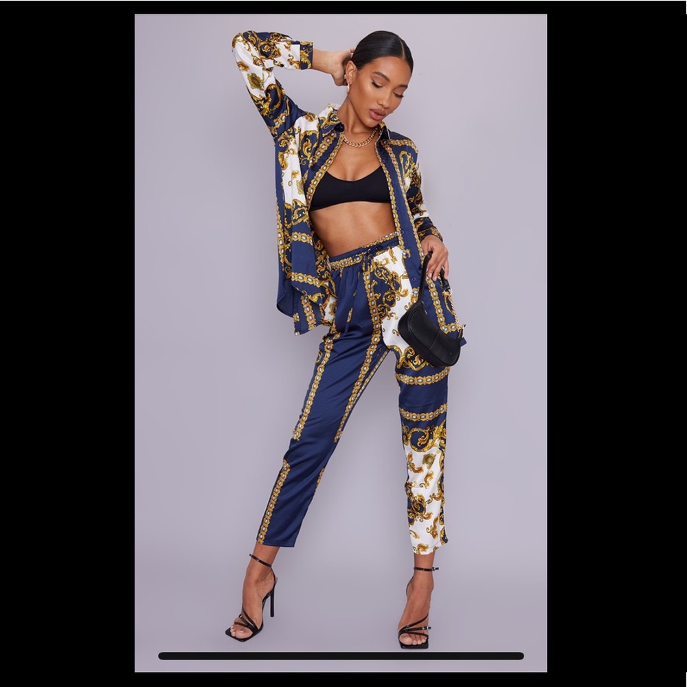 PrettyLittleThing Navy and Gold Baroque Print Set